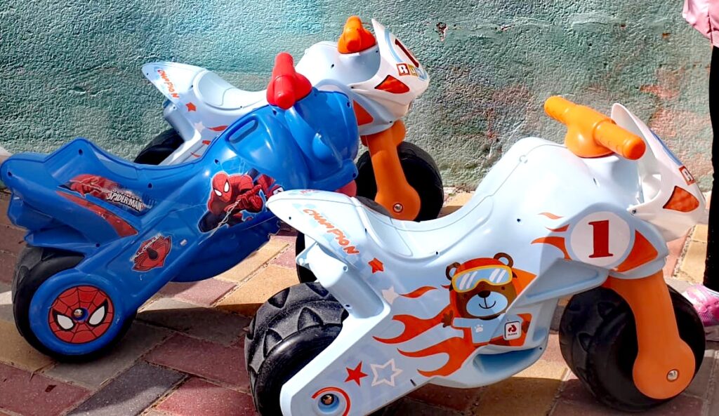 🏍️Juguetes nuevos en el patio de Infantil 🏍️